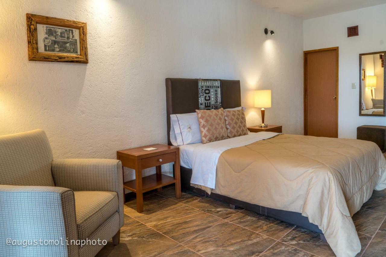 צ'ולולה Hotel El Cristo מראה חיצוני תמונה